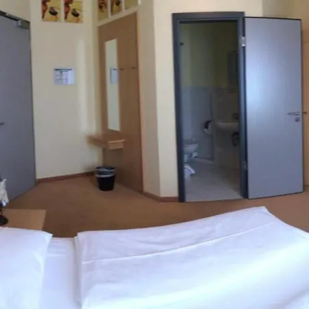 Cinehotel Maroni Zirndorf Buitenkant foto