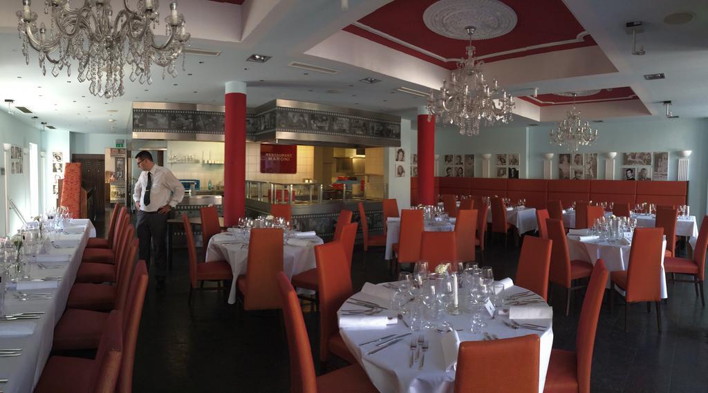 Cinehotel Maroni